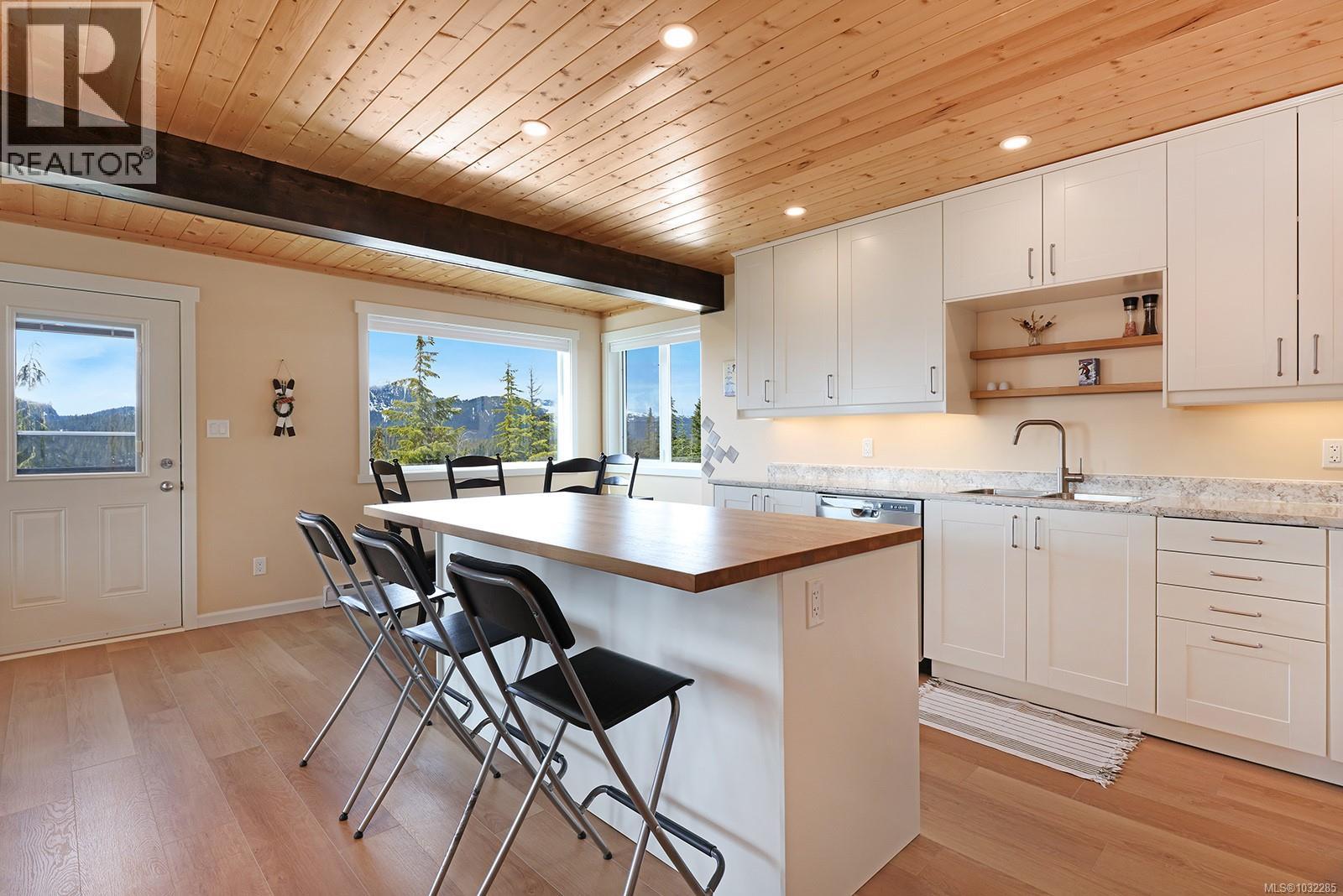 785 Jutland Terr, Courtenay