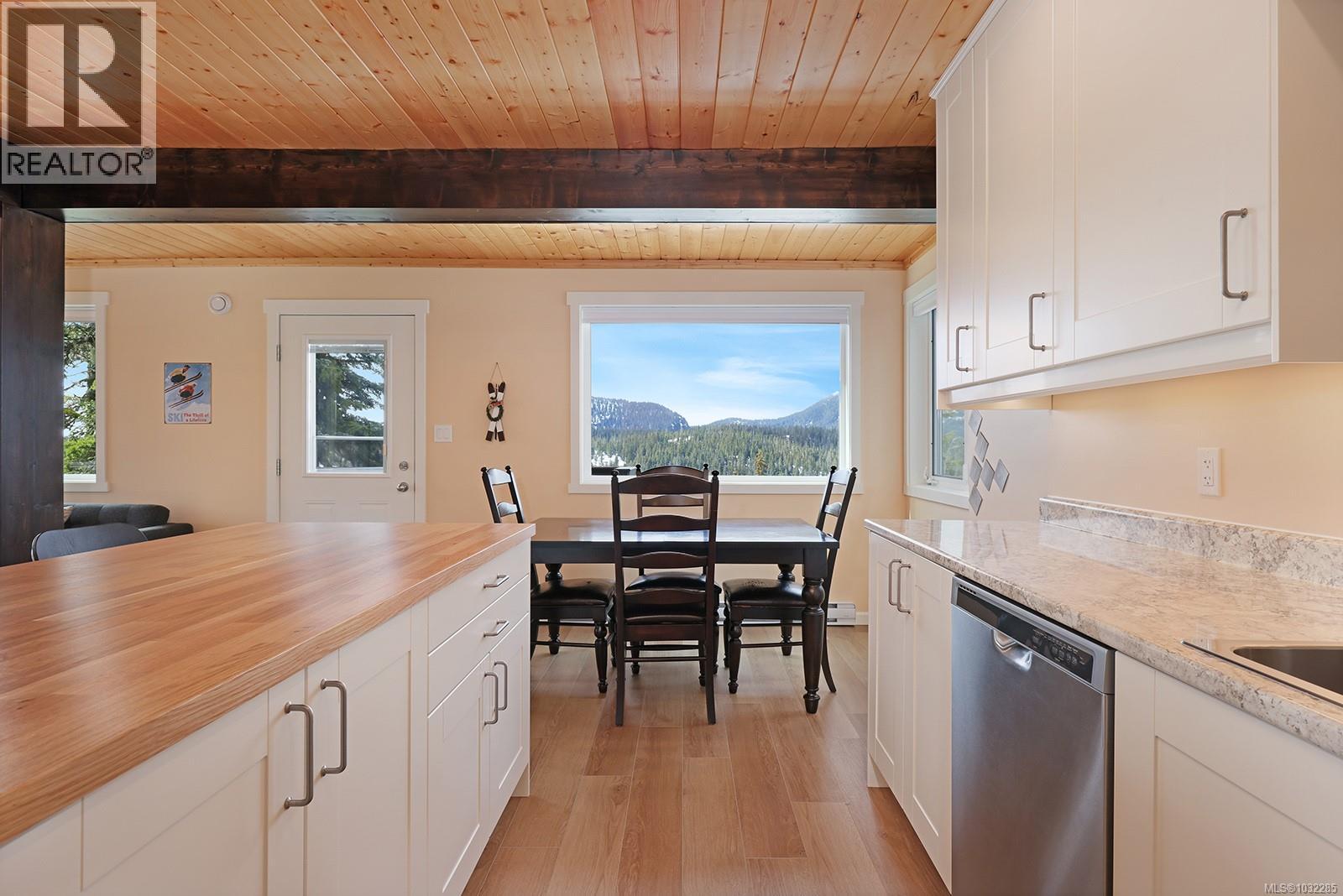 785 Jutland Terr, Courtenay