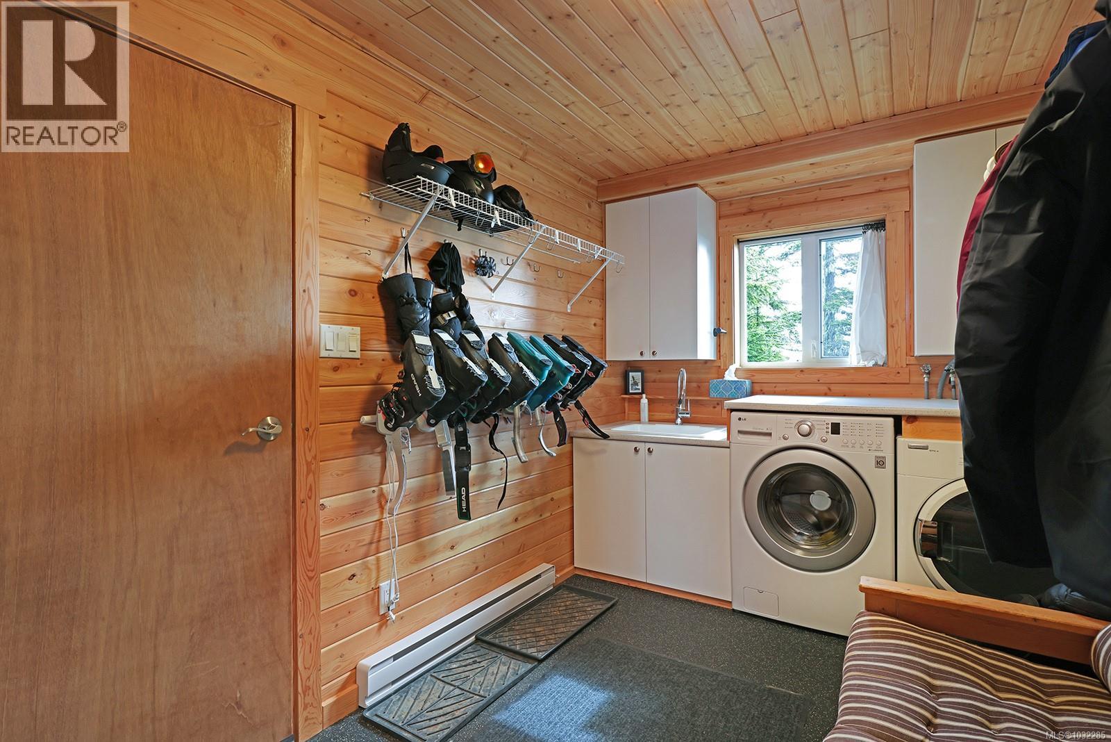 785 Jutland Terr, Courtenay