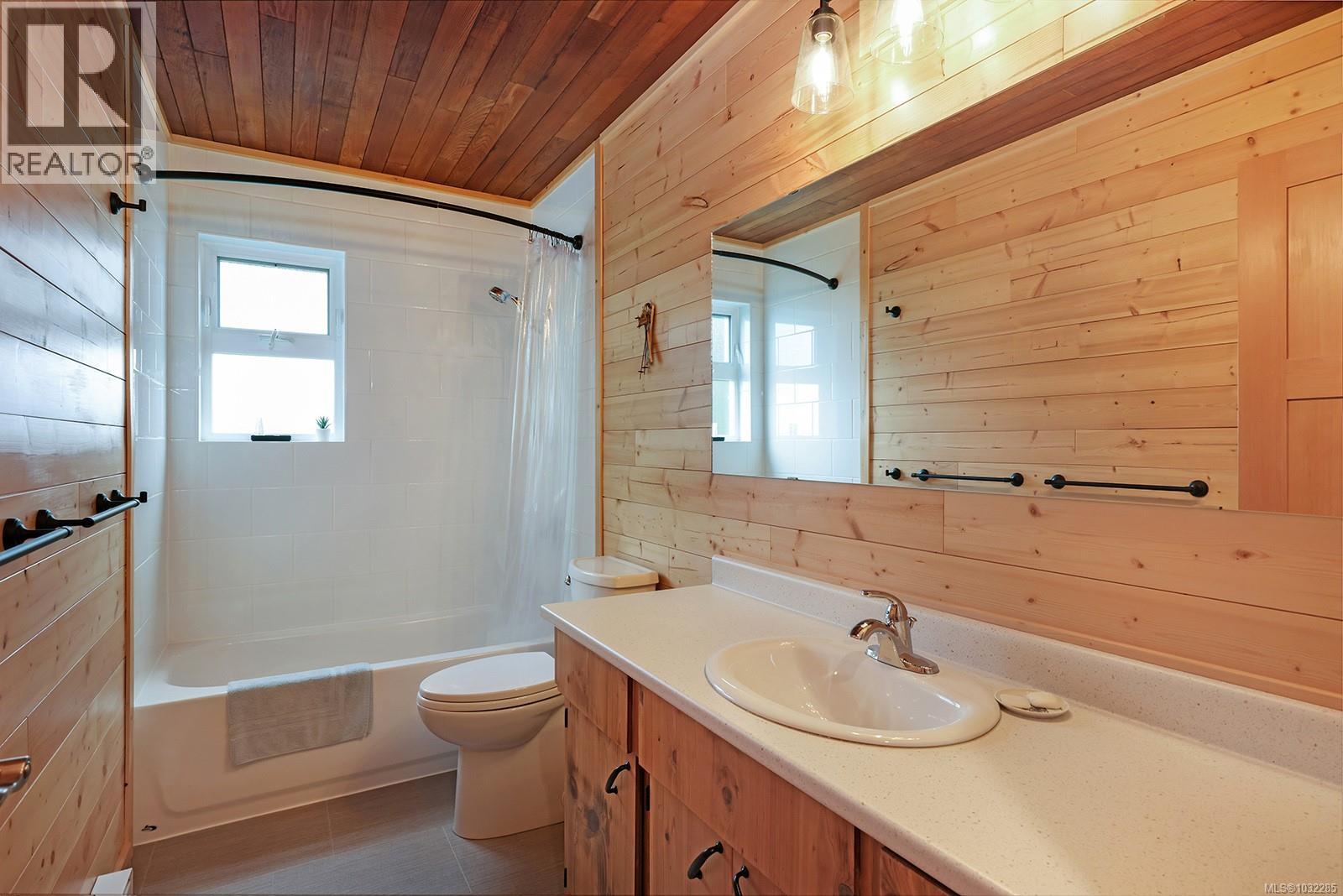 785 Jutland Terr, Courtenay