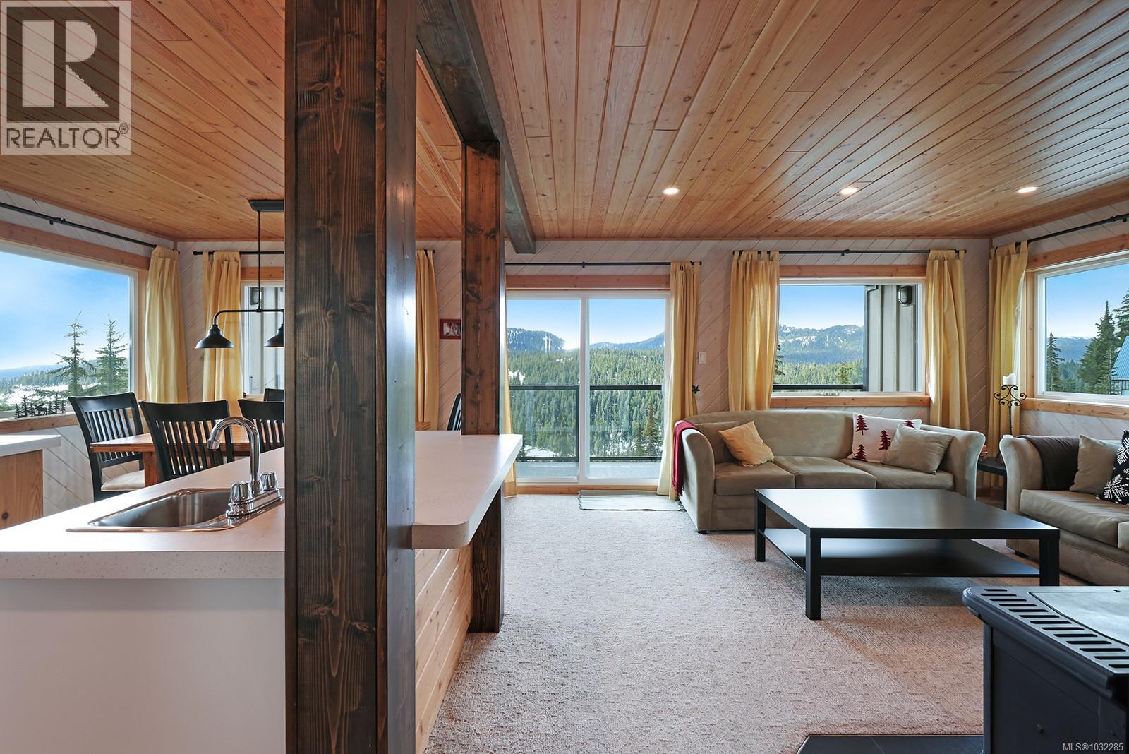 785 Jutland Terr, Courtenay