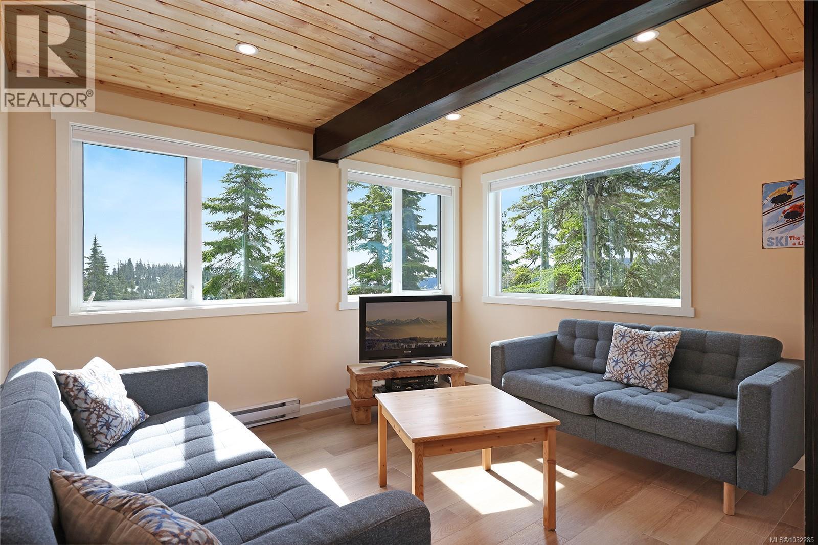 785 Jutland Terr, Courtenay