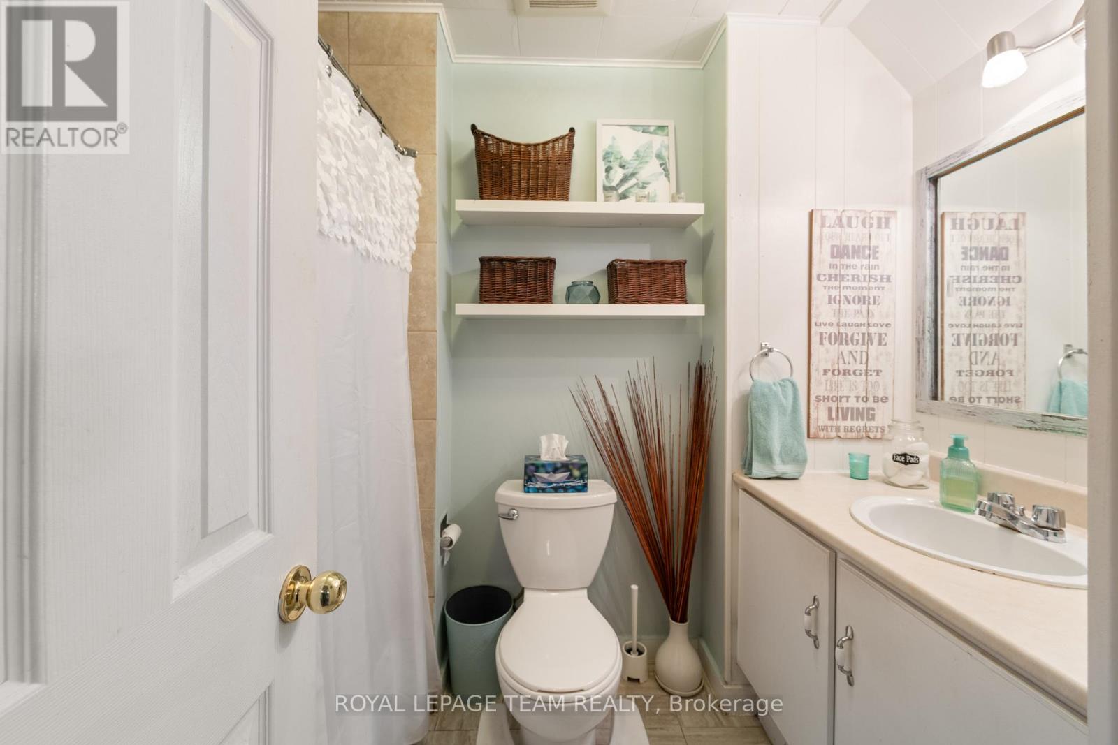 213 DESROSIERS STREET - 12