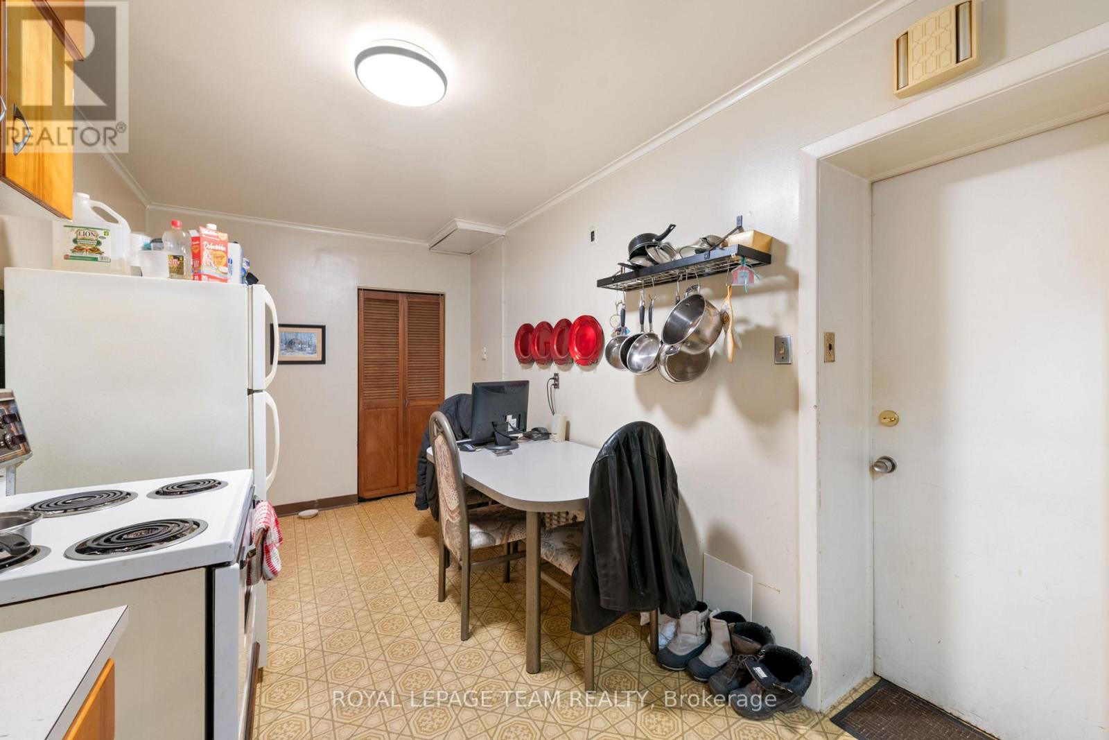 213 DESROSIERS STREET - 18