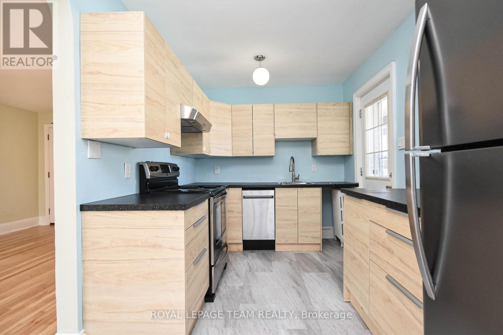 213 DESROSIERS STREET - 25