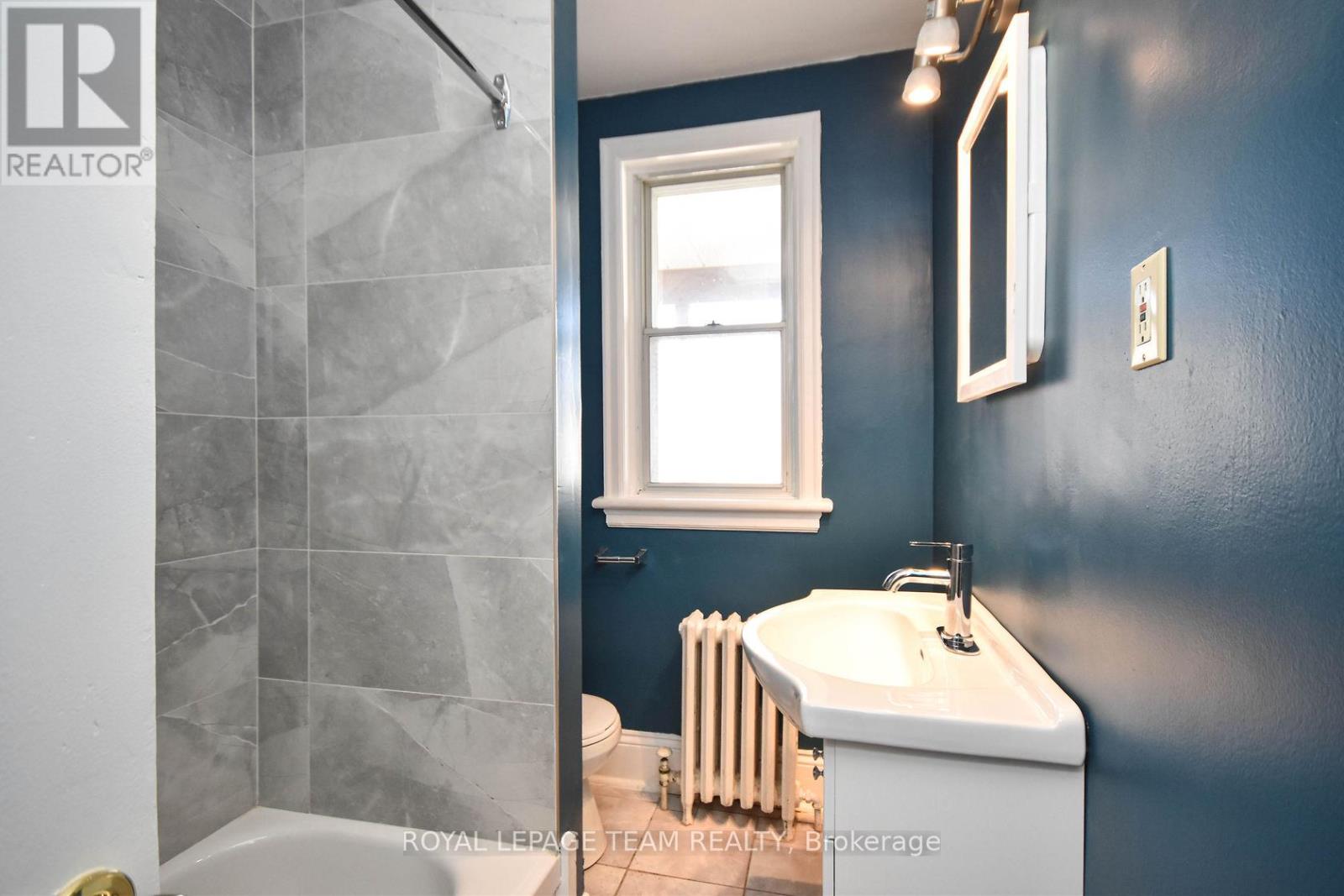 213 DESROSIERS STREET - 27
