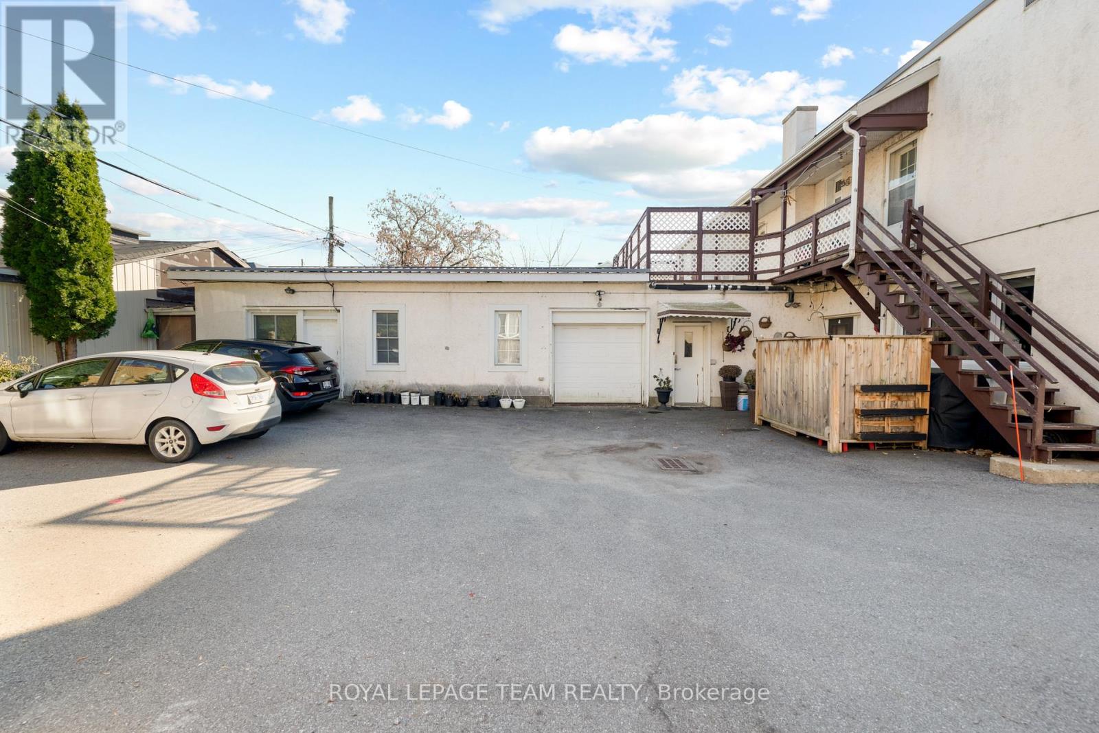 213 DESROSIERS STREET - 44