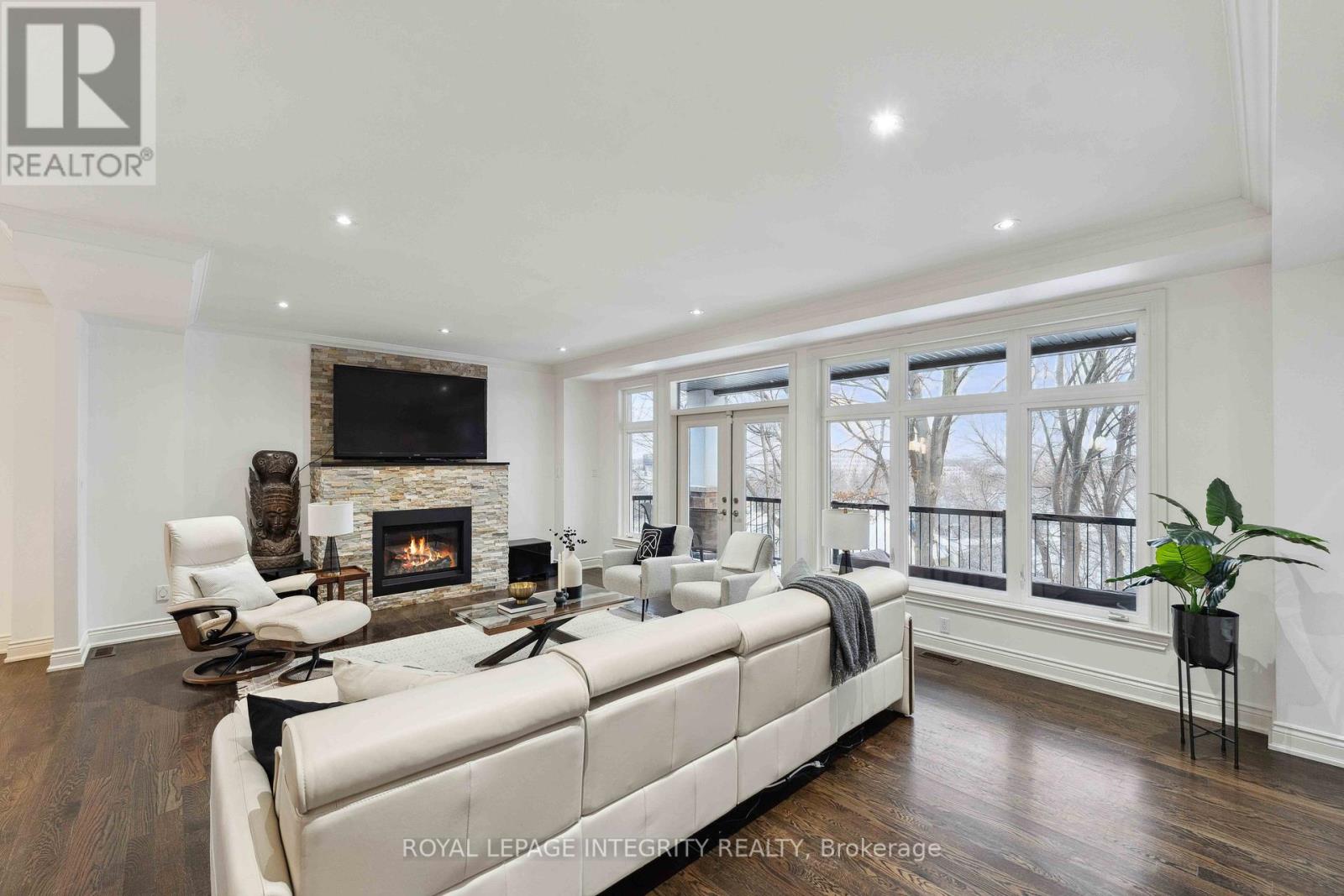 612 BESSERER STREET - 2