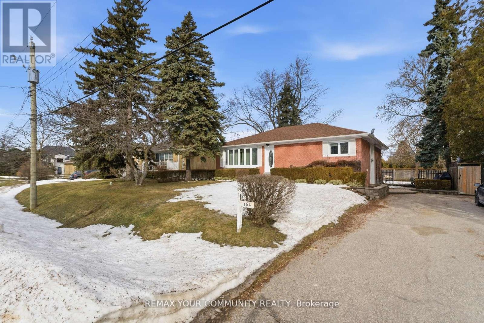 154 HOLLINGSWORTH DRIVE - 4