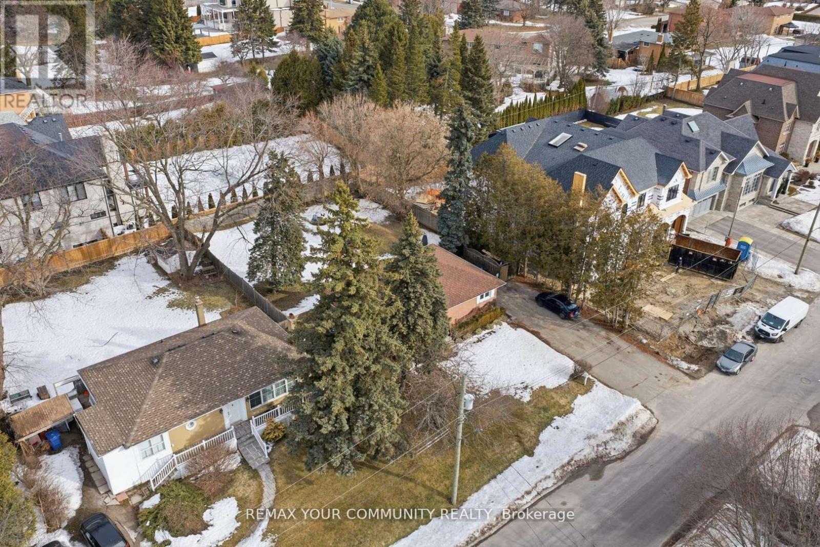 154 HOLLINGSWORTH DRIVE - 44