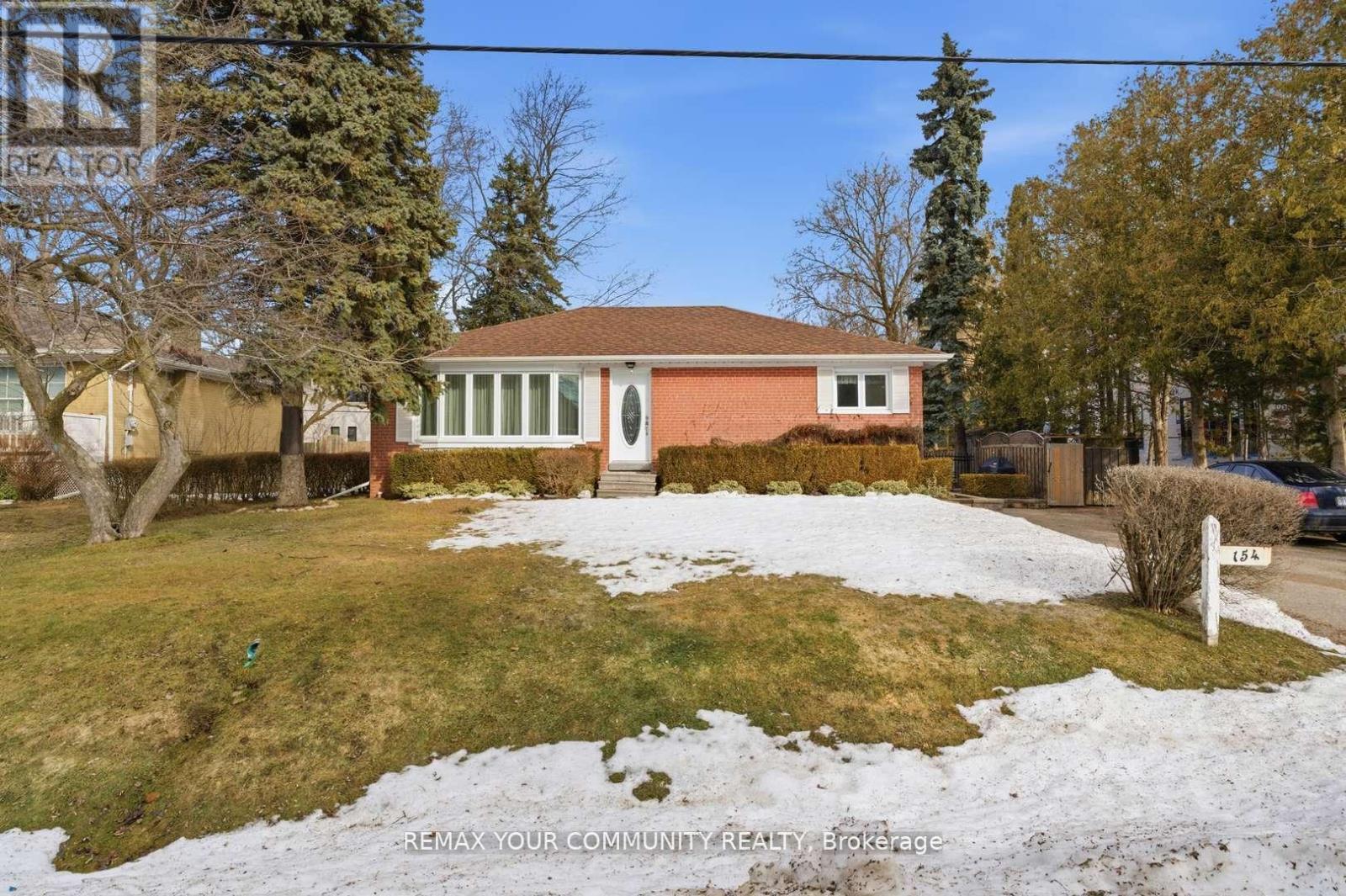 154 HOLLINGSWORTH DRIVE - 6