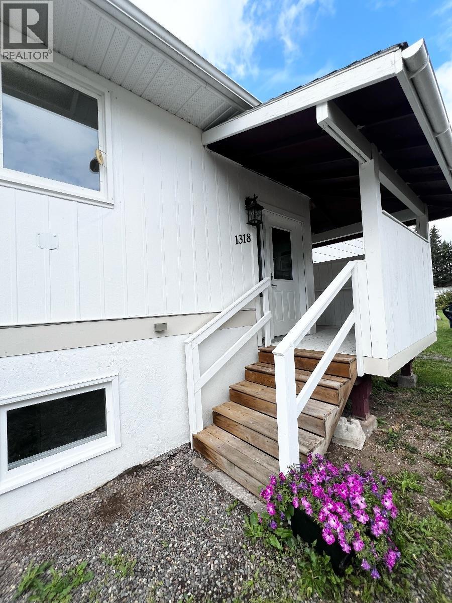 1318 PINE Street, Telkwa