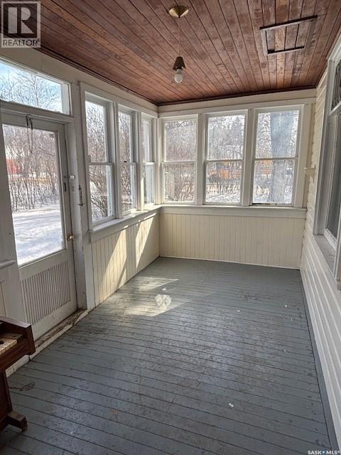 327 4th AVENUE E — photo 2