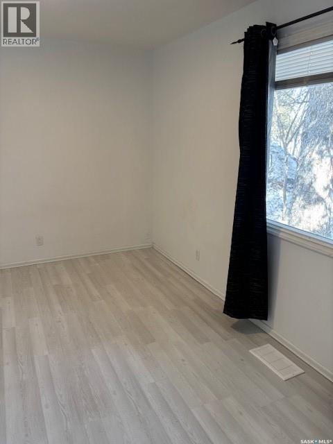 327 4th AVENUE E — photo 8