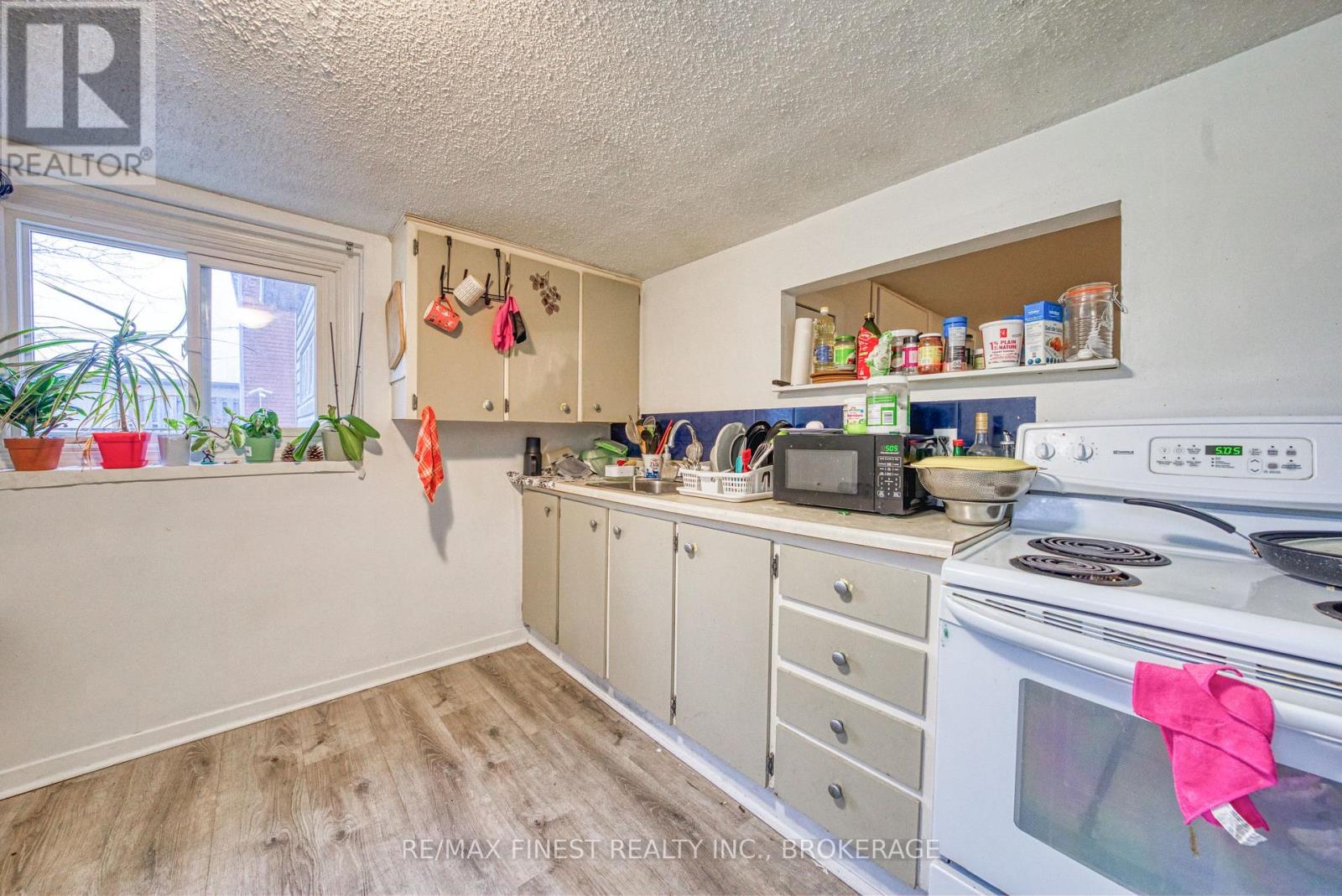 1348 PRINCESS STREET - 11