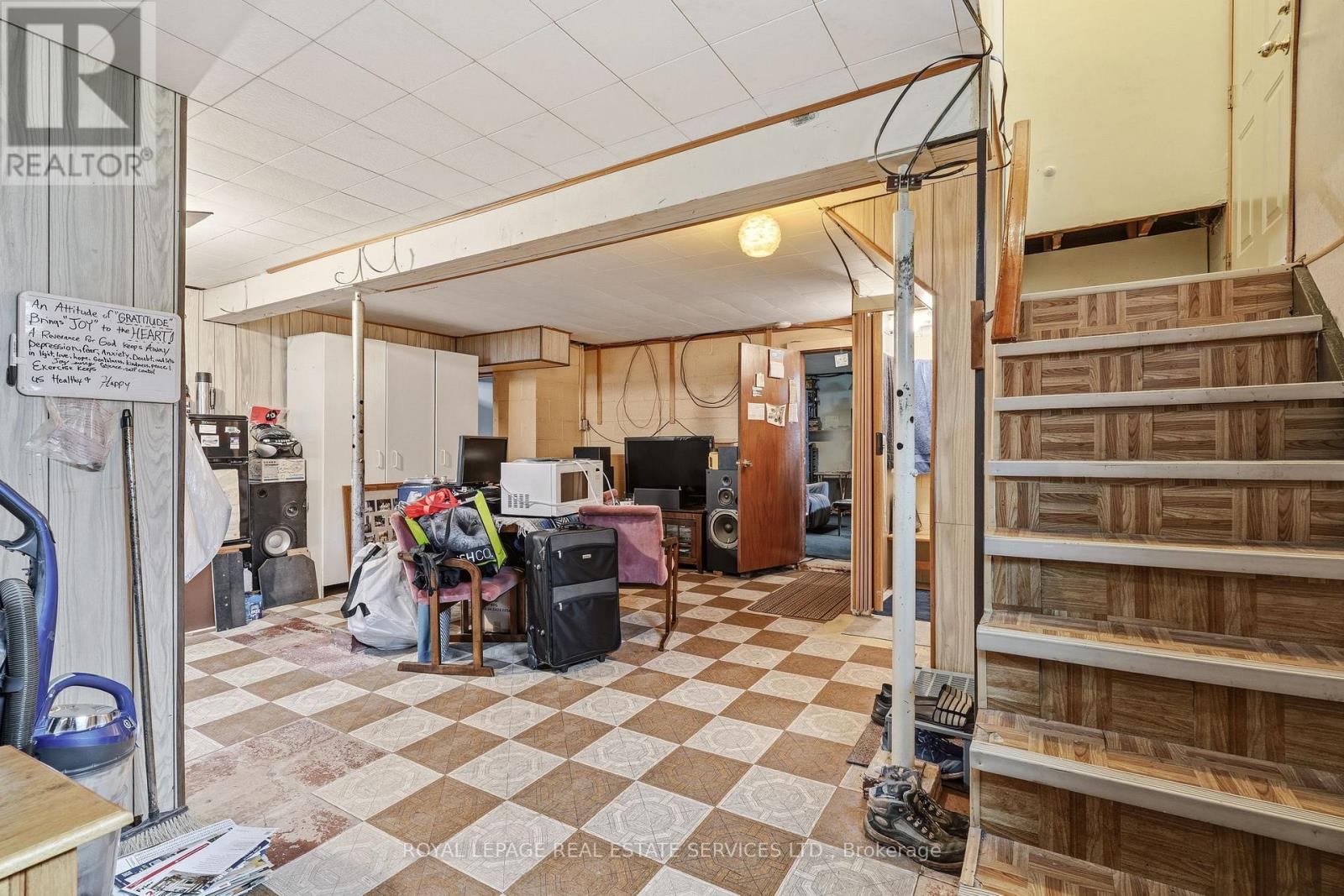384 APPLEBY LINE - 27