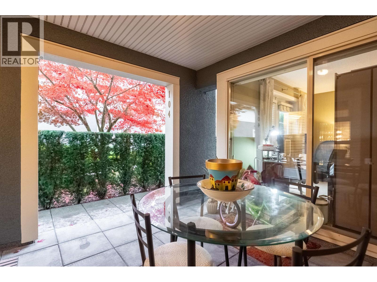104 3750 EDGEMONT BOULEVARD, North Vancouver