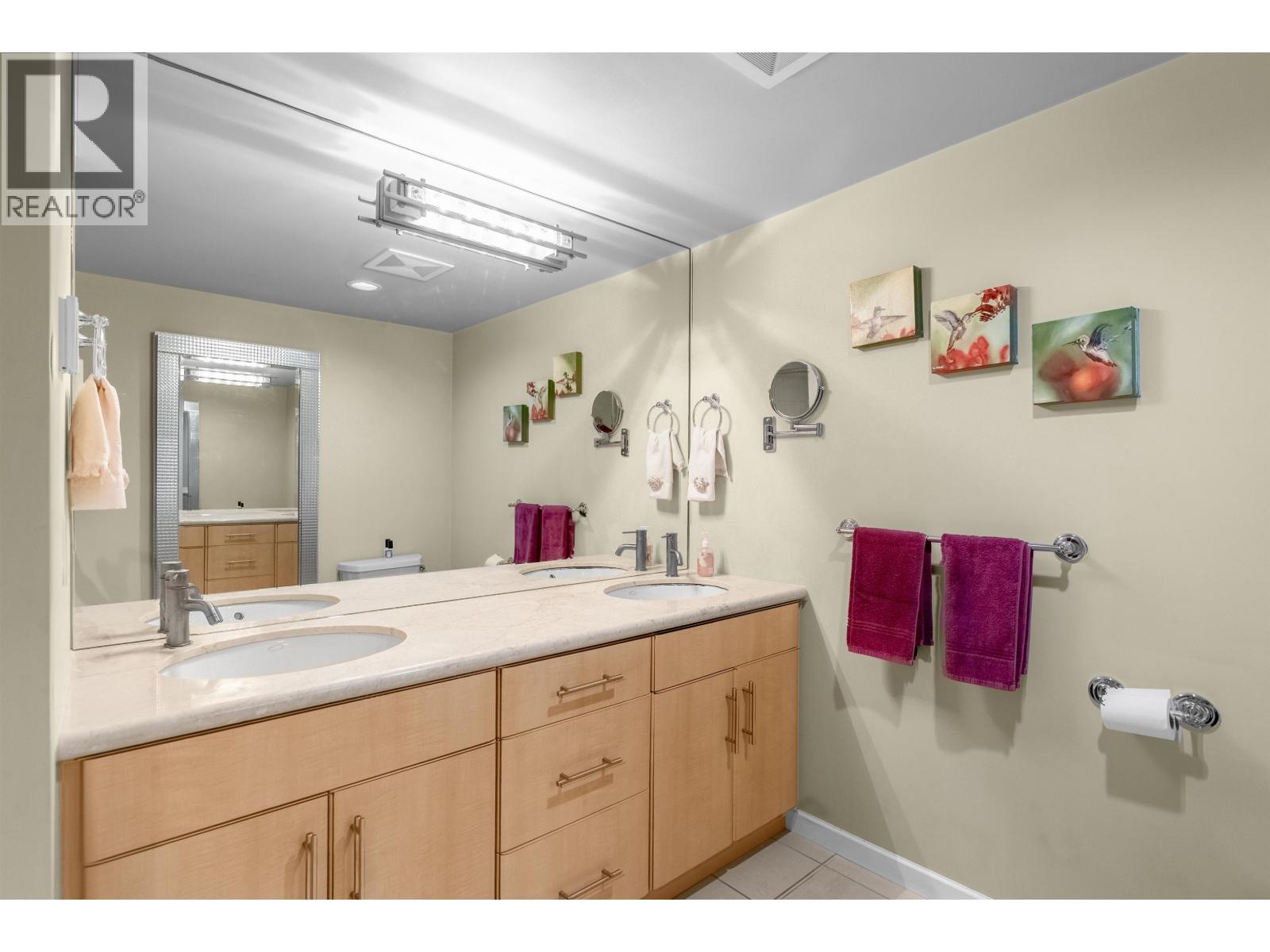 104 3750 EDGEMONT BOULEVARD, North Vancouver