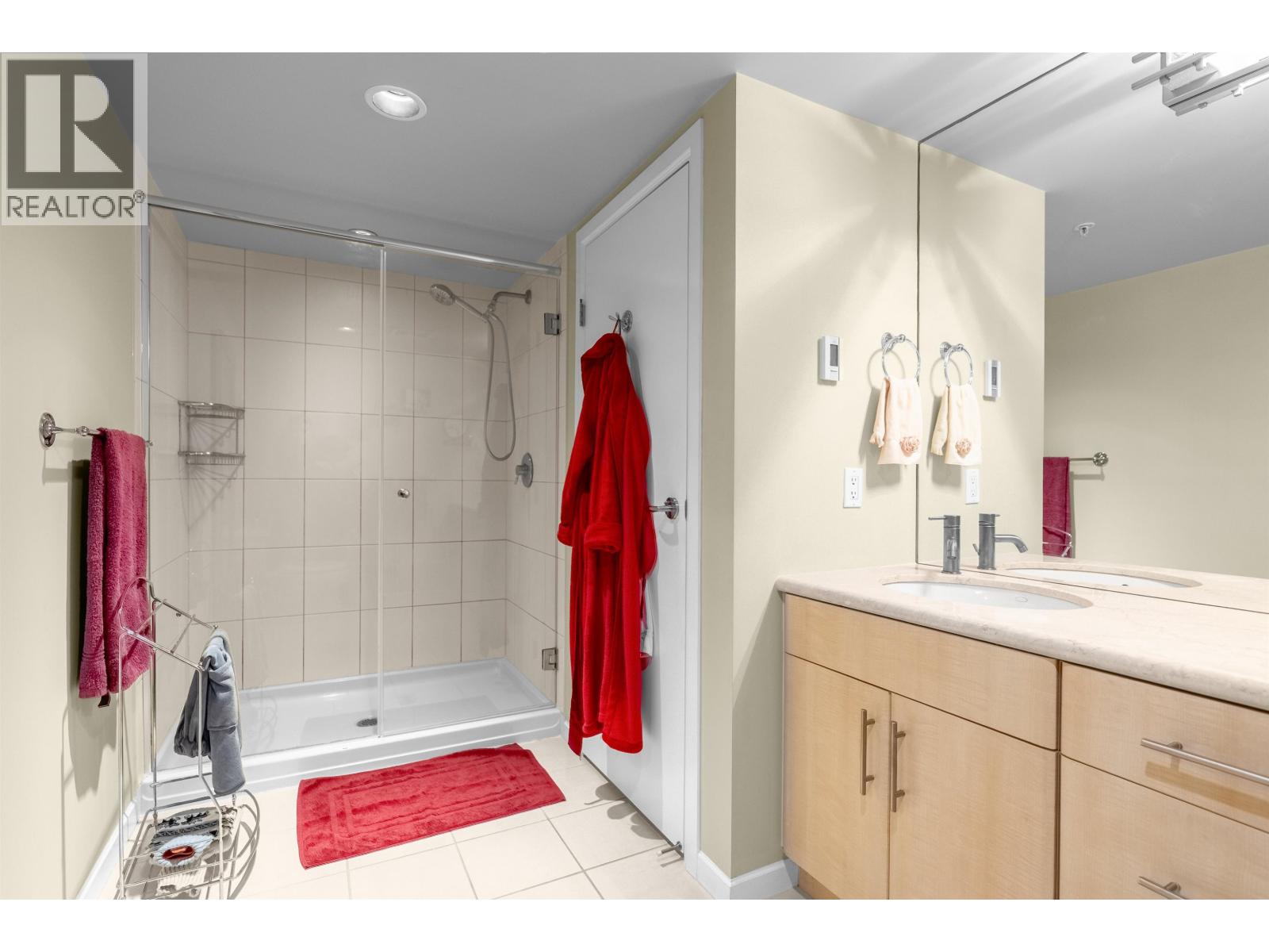 104 3750 EDGEMONT BOULEVARD, North Vancouver