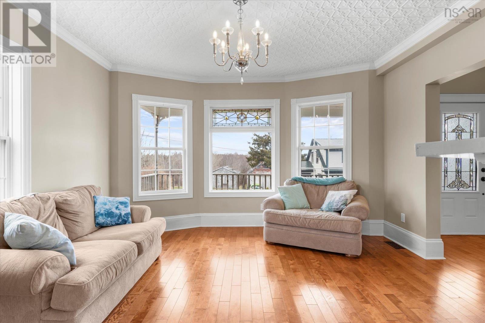 Property 1 of 49 of 2702 332 Highway