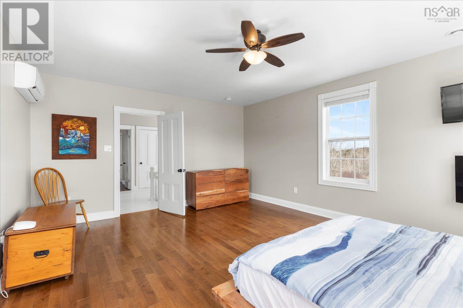 Property 11 of 49 of 2702 332 Highway