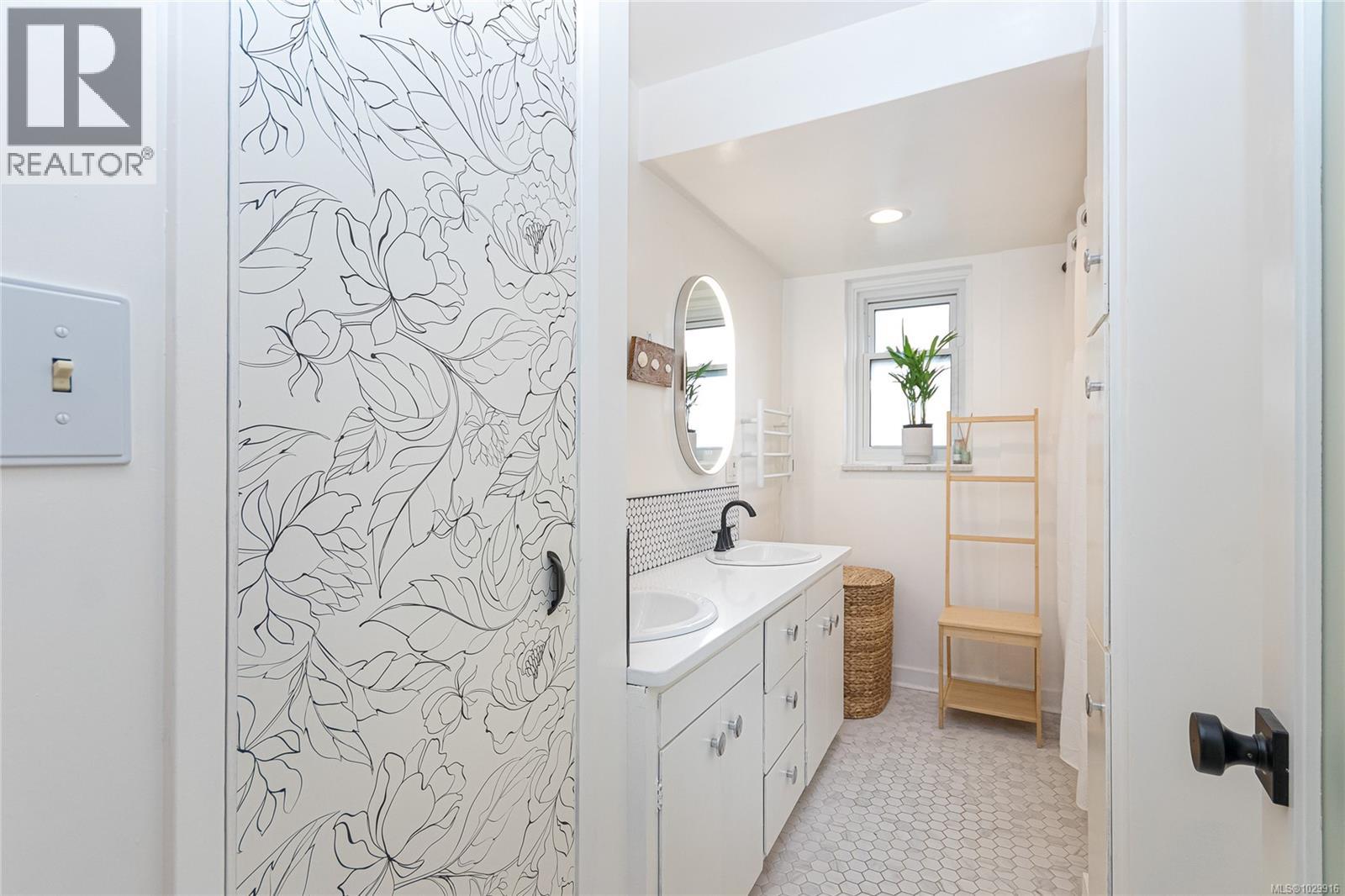 9760 Glynnwood Park Rd, North Saanich