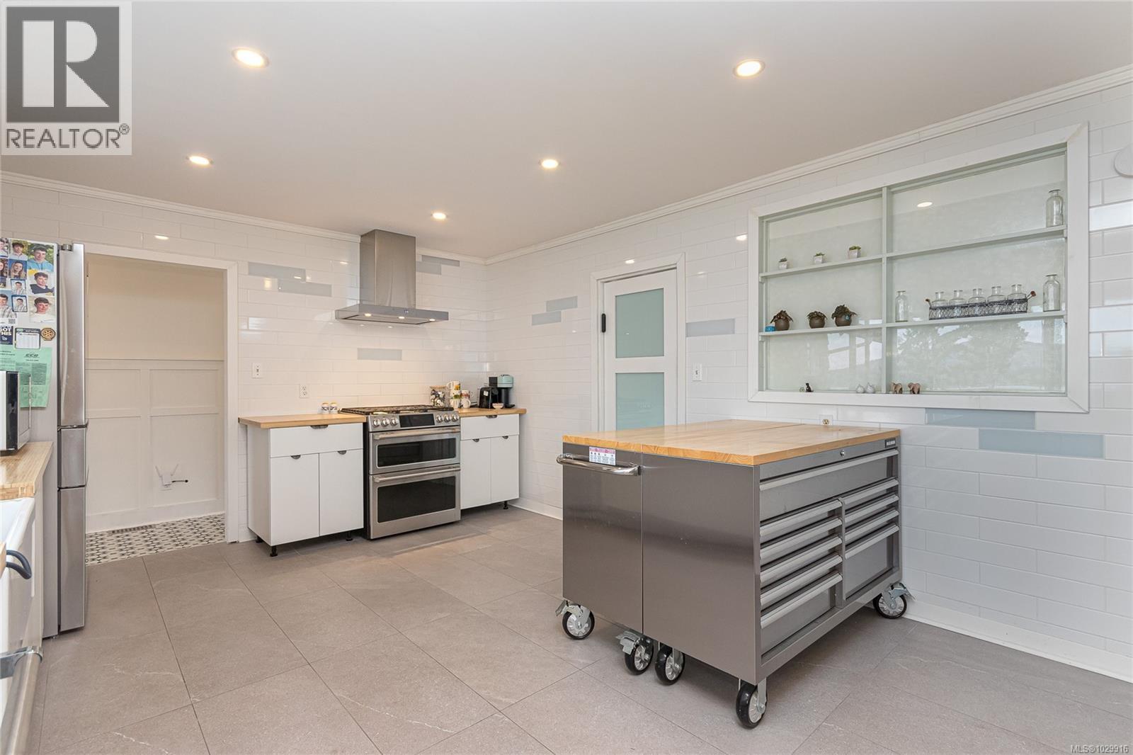 9760 Glynnwood Park Rd, North Saanich