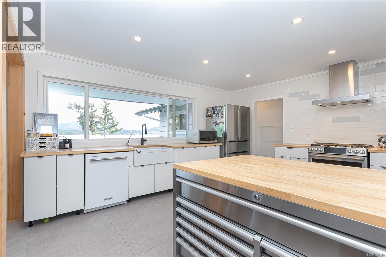 9760 Glynnwood Park Rd, North Saanich