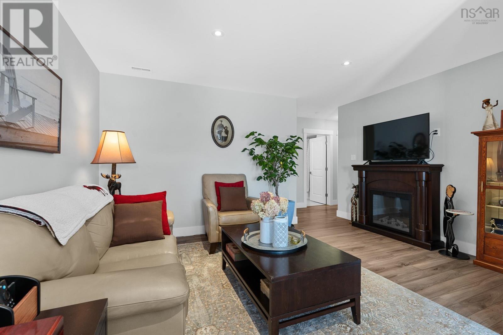 Property 28 of 35 of 32 Logboom Run