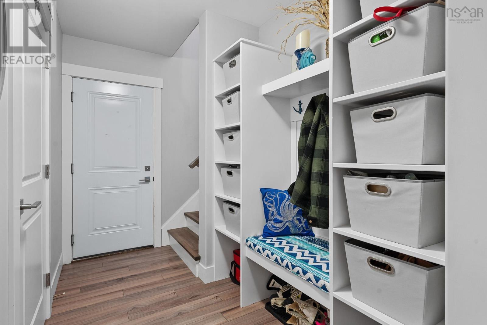 Property 32 of 35 of 32 Logboom Run