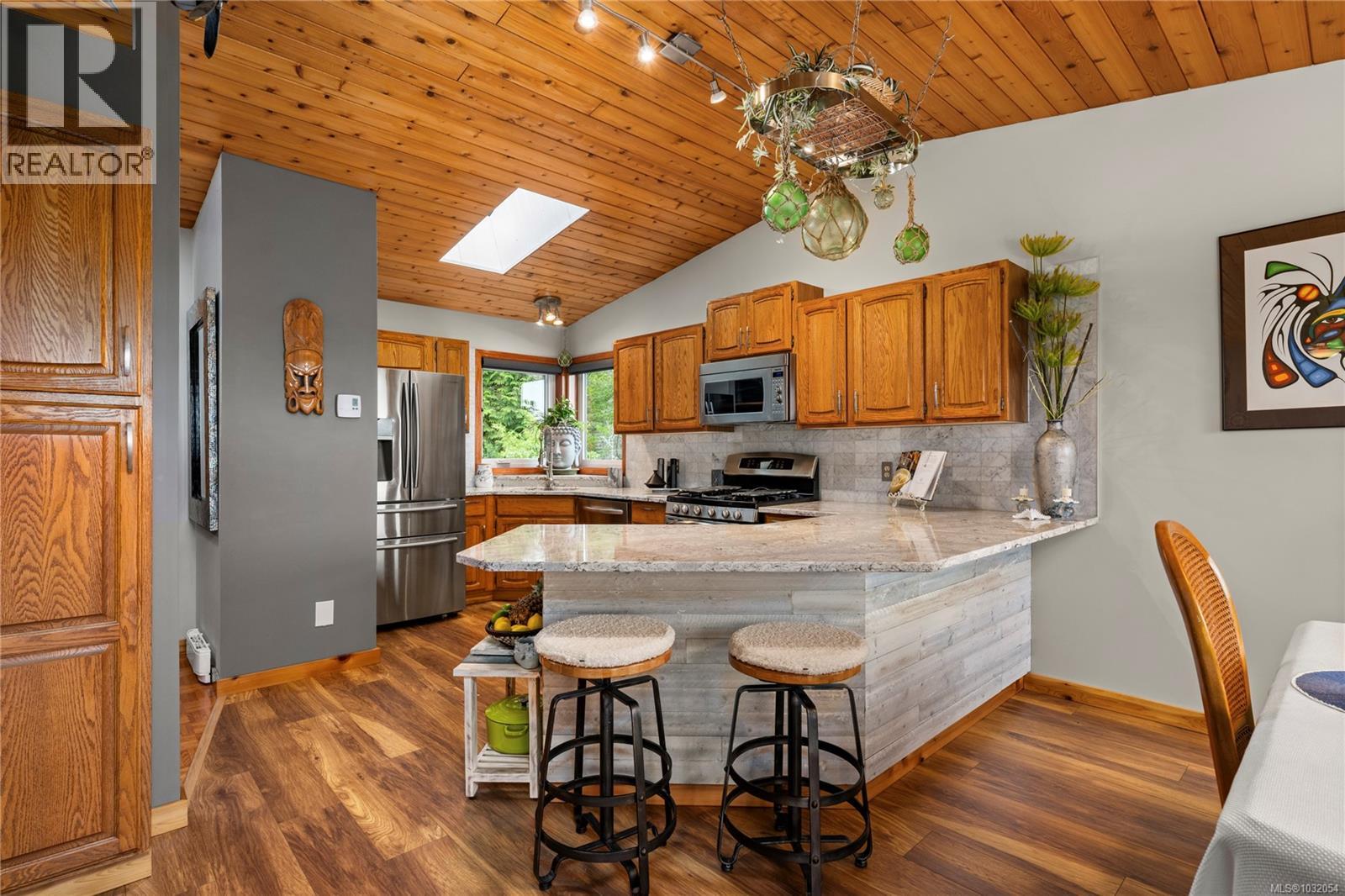 3141 SWALLOW CRES - 31