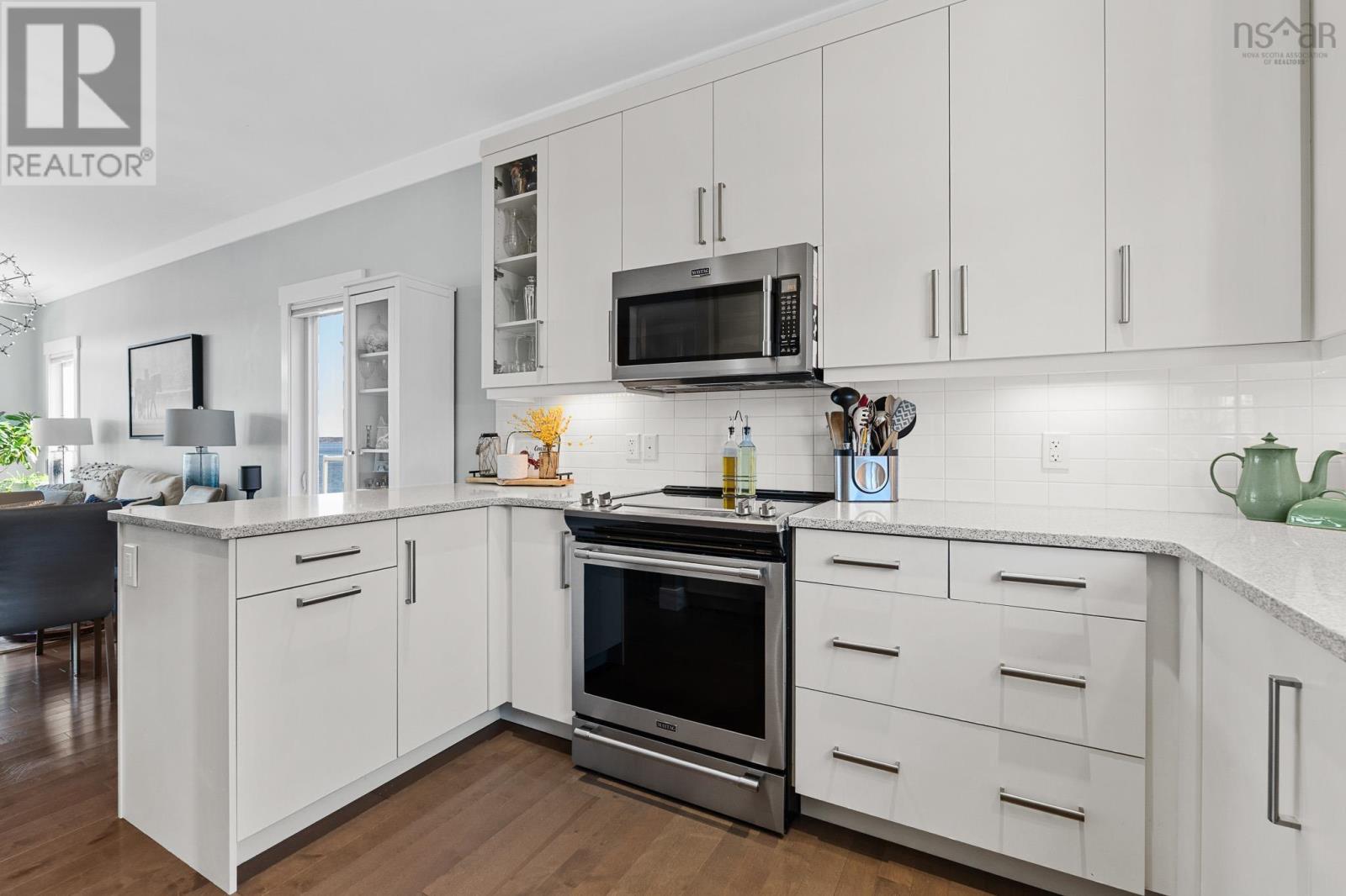 Property 15 of 35 of 32 Logboom Run