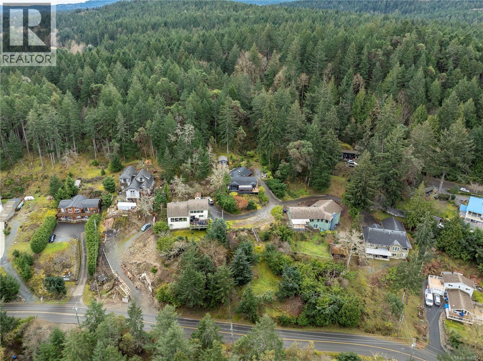 3141 SWALLOW CRES - 74