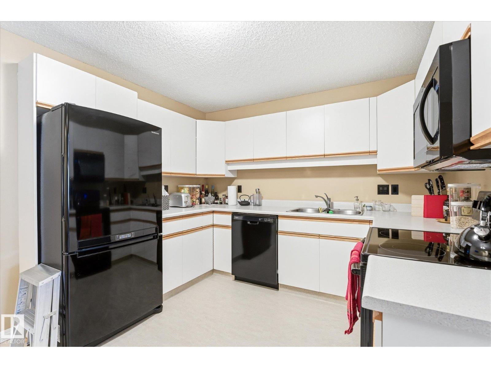 #105 8811 106A AV NW - 10