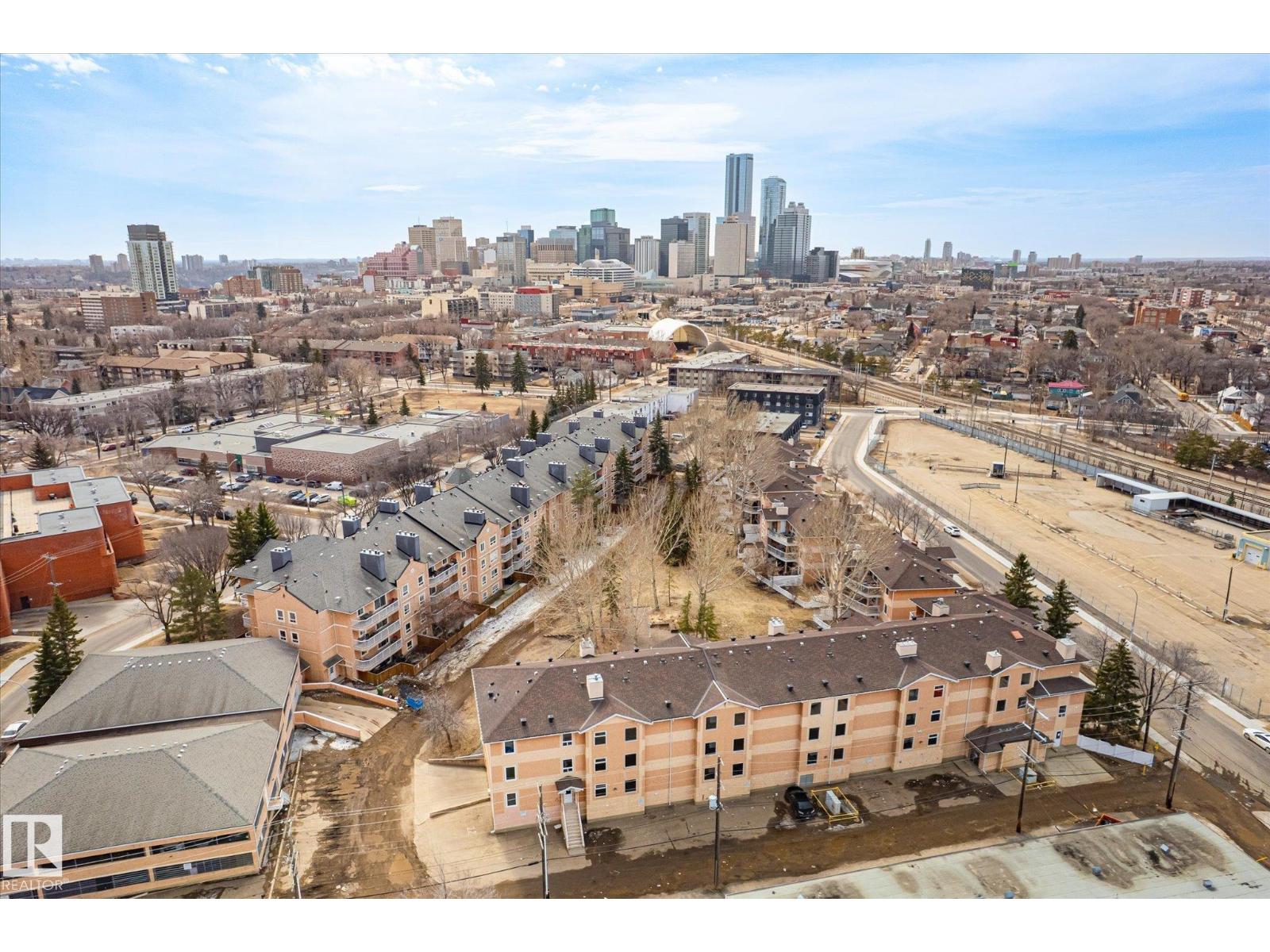 #105 8811 106A AV NW - 31