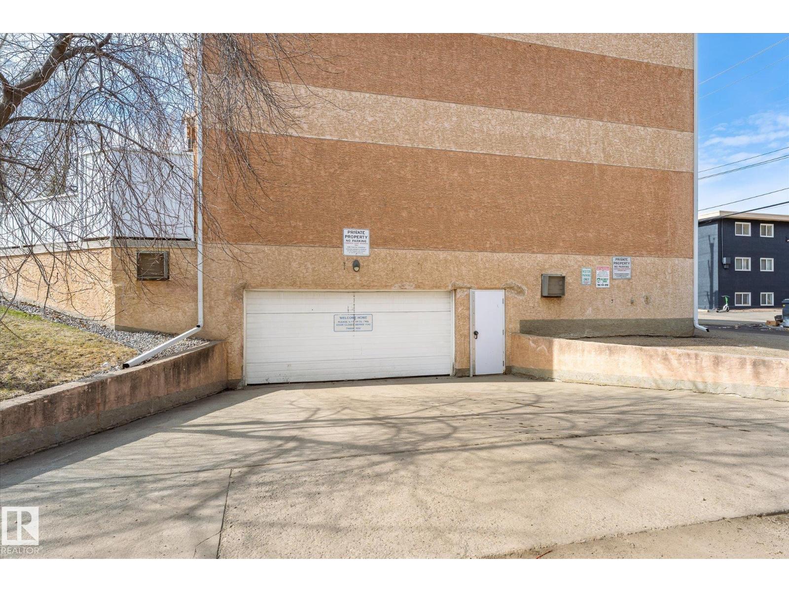 #105 8811 106A AV NW - 33