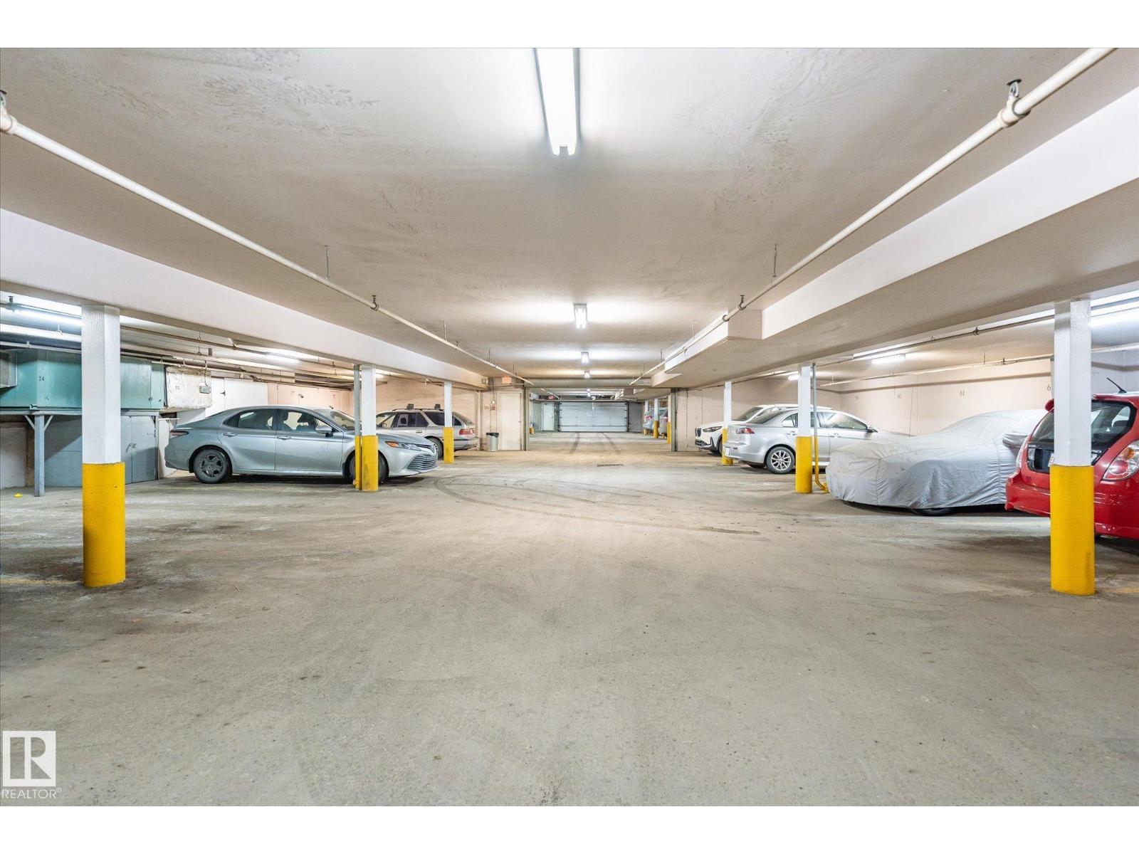 #105 8811 106A AV NW - 34
