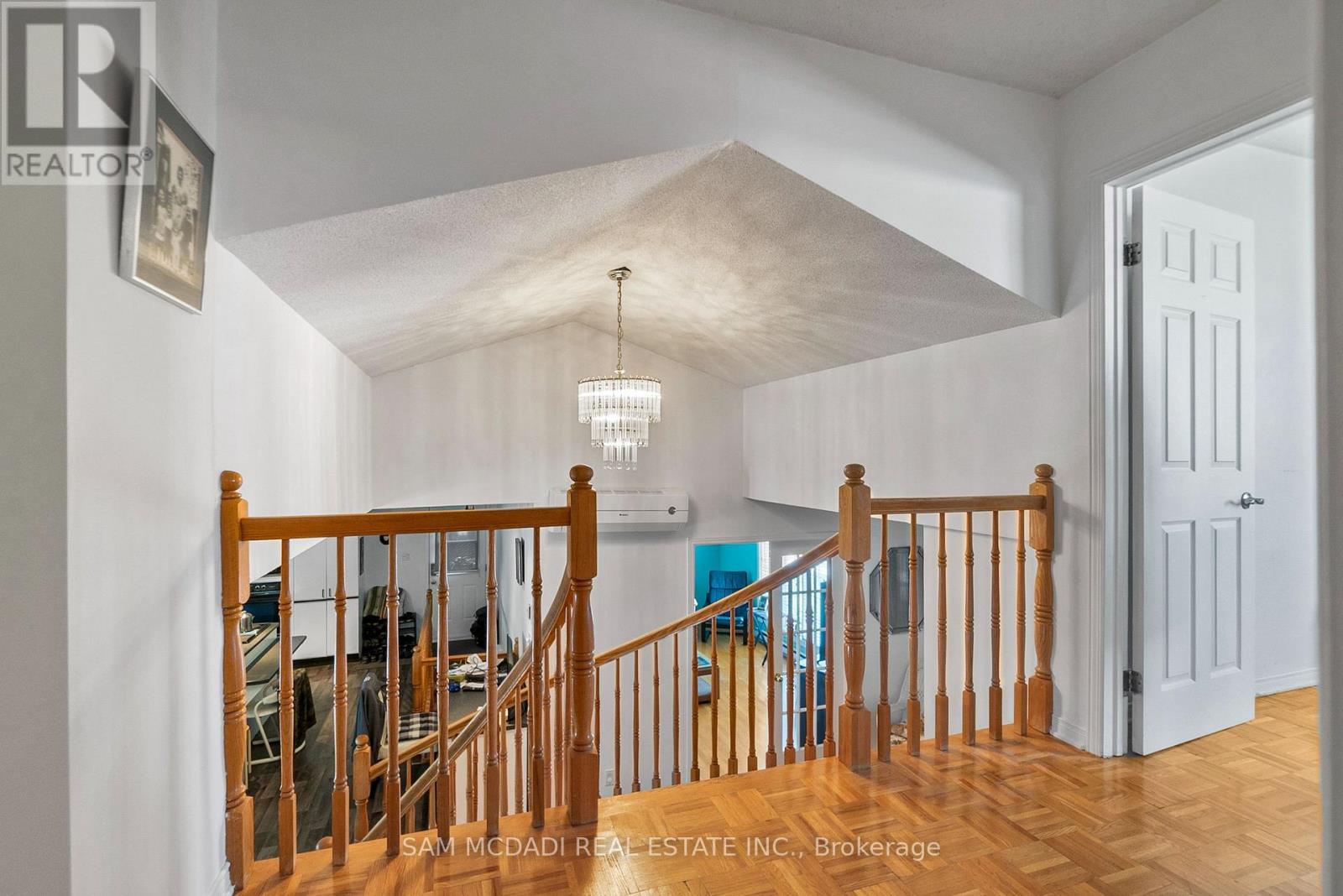 2705 LAURIER STREET - 22