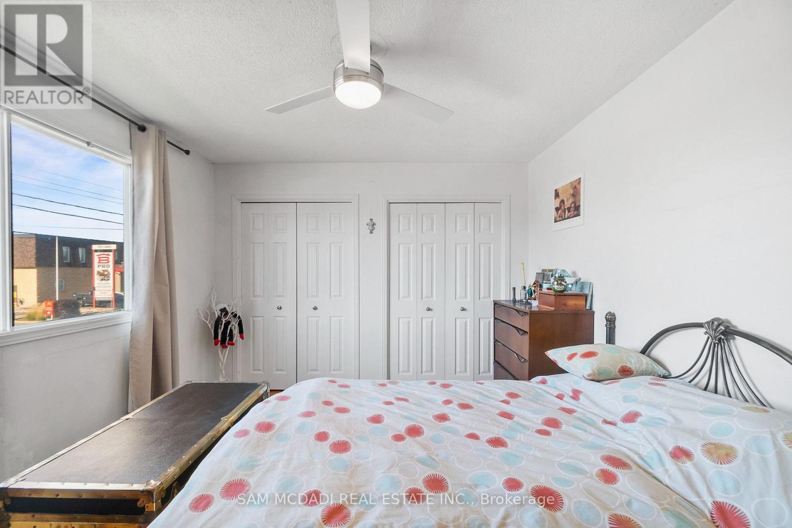 2705 LAURIER STREET - 24