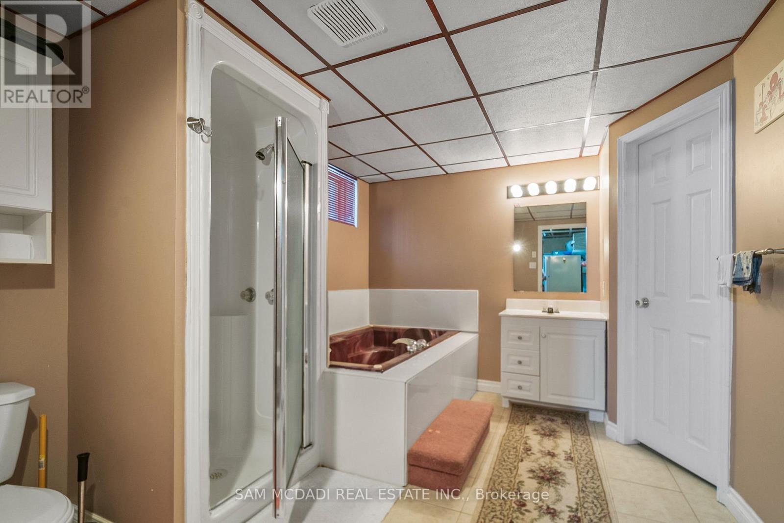 2705 LAURIER STREET - 30