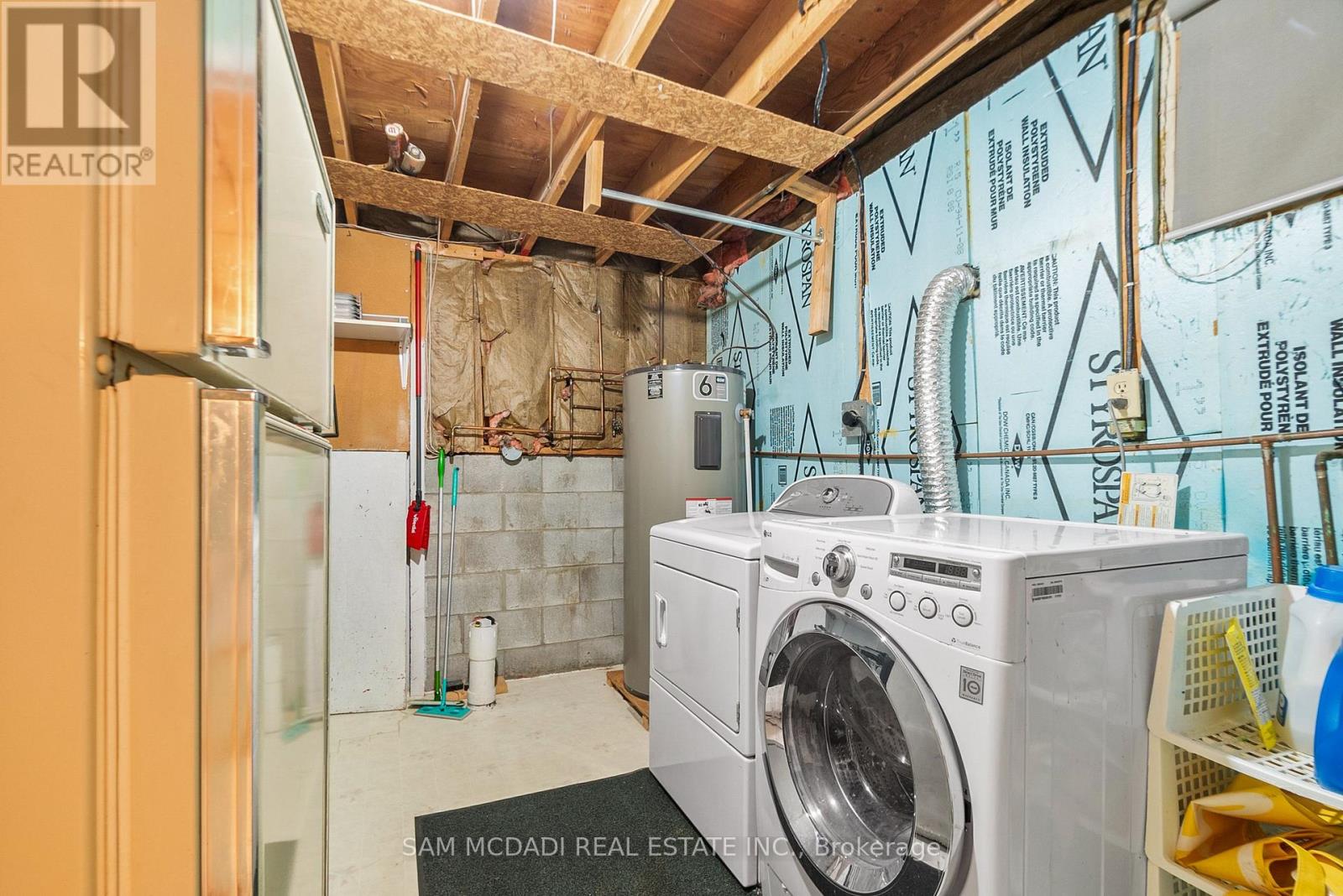 2705 LAURIER STREET - 32