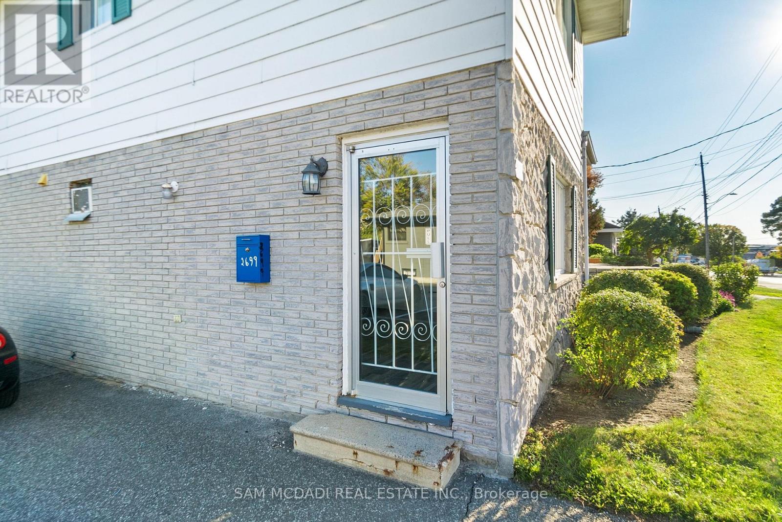 2705 LAURIER STREET - 33