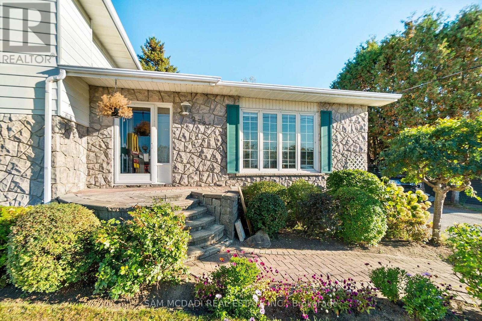 2705 LAURIER STREET - 7
