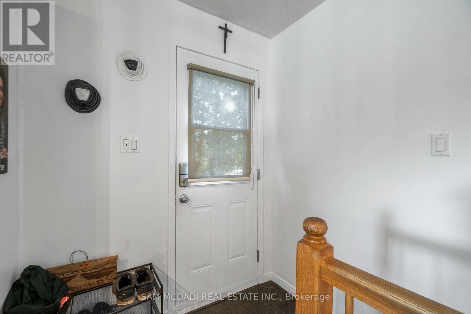 2705 LAURIER STREET - 8