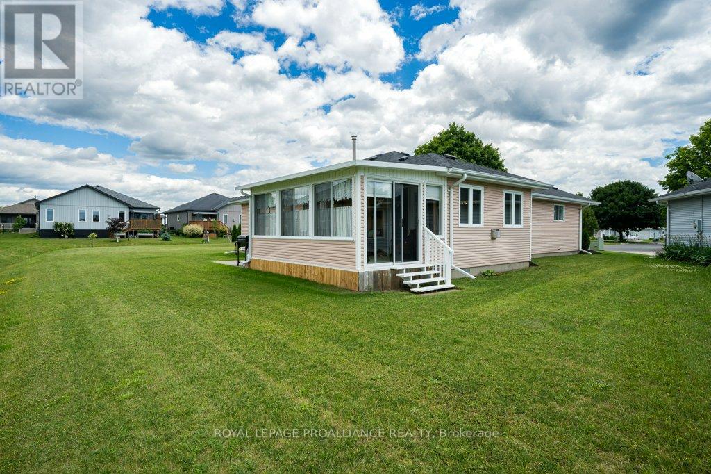 9 QUAKER COURT - 36