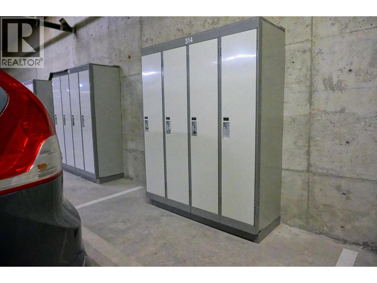 #314B 2049 SUMMIT DRIVE - 21