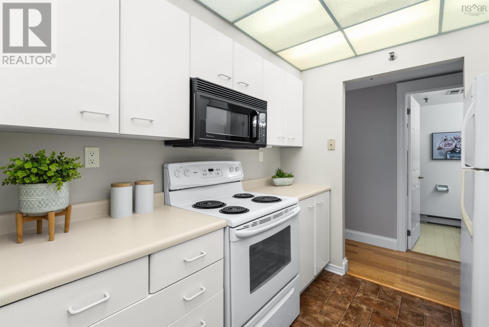 Property 22 of 31 of 312 30 Brookdale Crescent