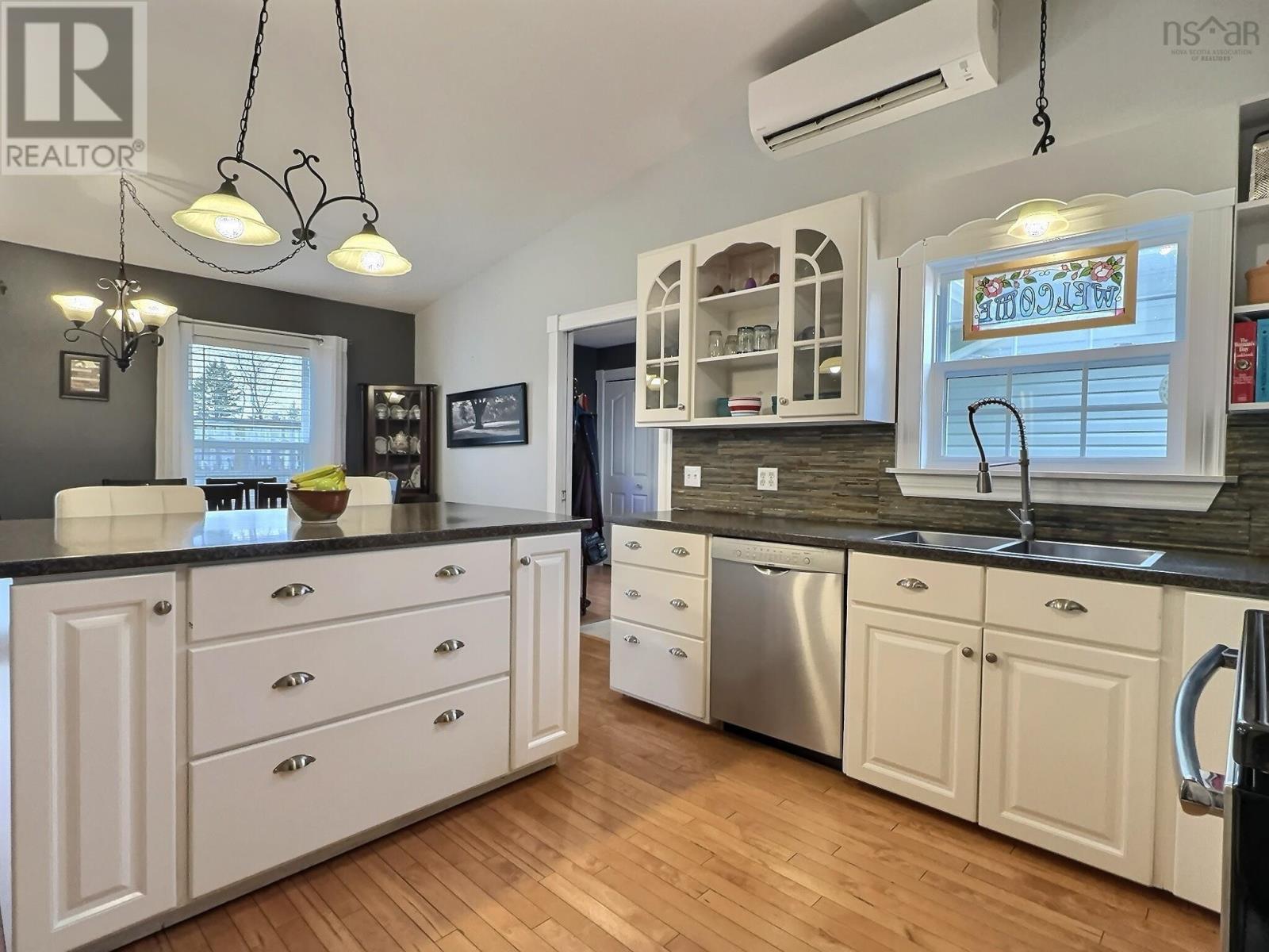 Property 1 of 21 of 10758 2 Highway