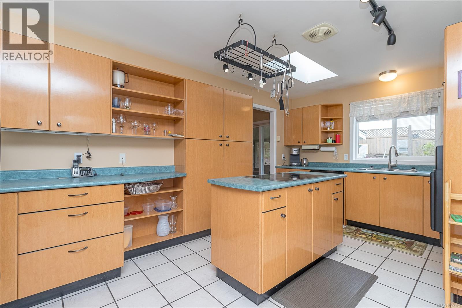 8008 GLENHURST DR N - 9