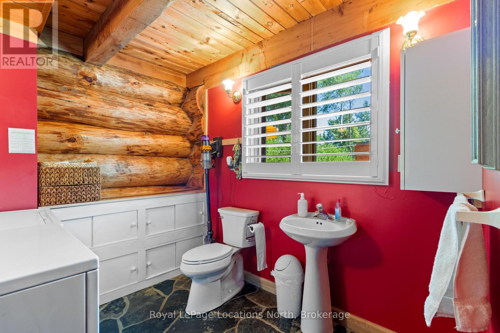 24 OLIVER CRESCENT — photo 19